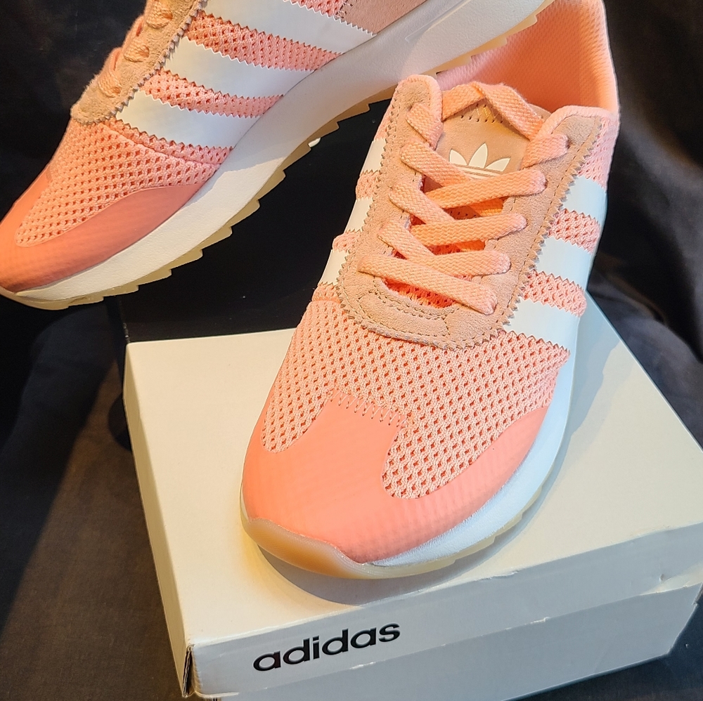 Woman's sneaker